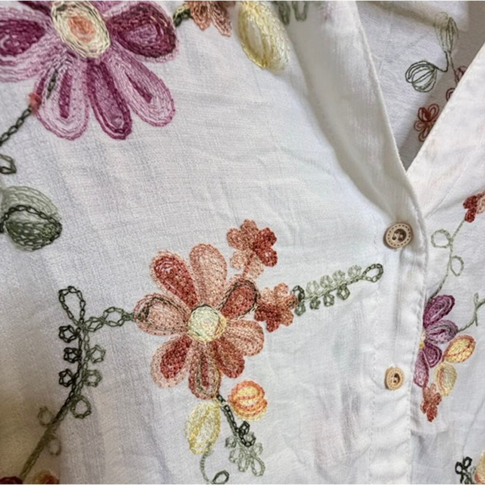 Kindred Anthropologie Size 2X Bohemian Boho Embroidered White Floral Blouse - Picture 4 of 8